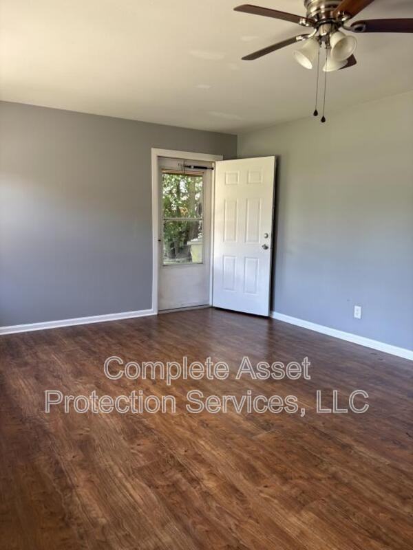 910 W 56th Ave - Photo 5 of 6