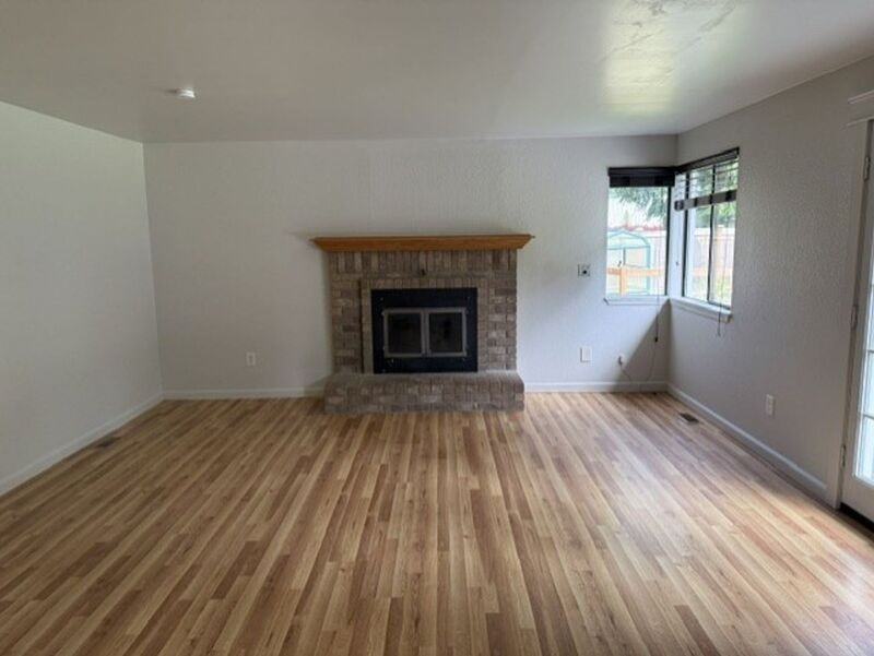 5019 139th Pl Ne - Photo 3 of 20