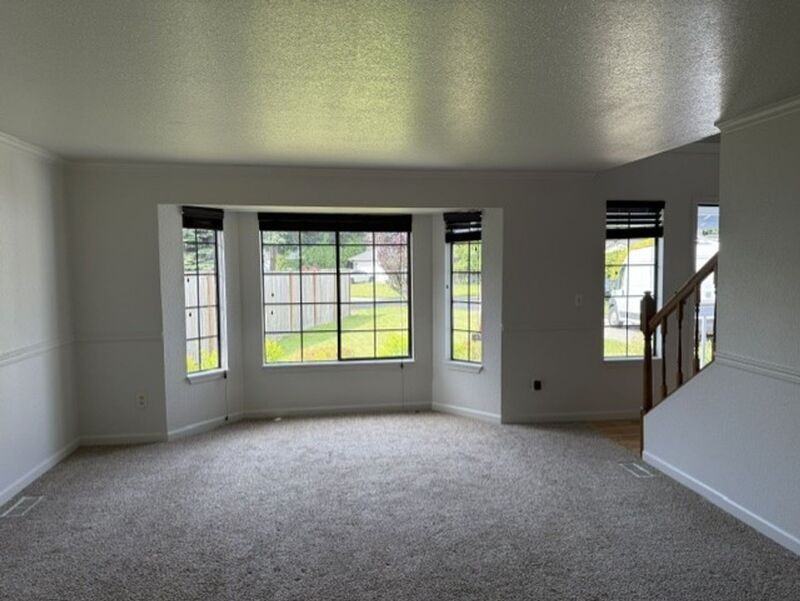 5019 139th Pl Ne - Photo 4 of 20