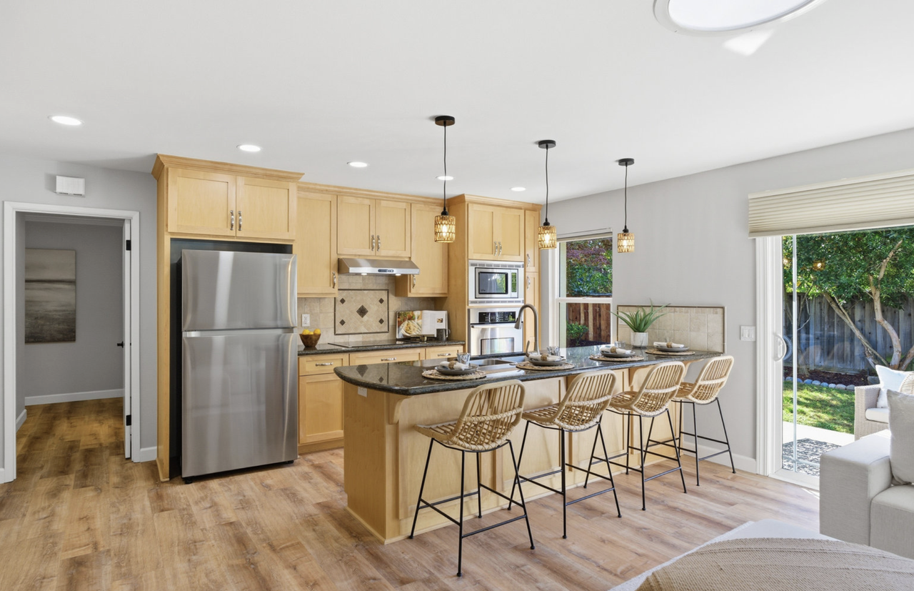 864 Laburnum Drive - Photo 3 of 5