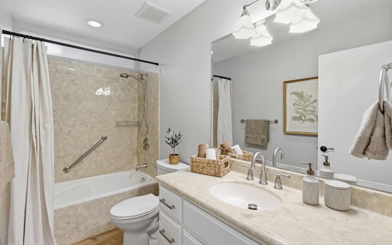 864 Laburnum Drive - Photo 4 of 5