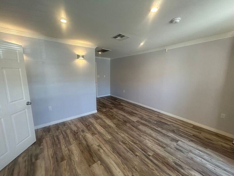 2823 Hyperion Ave #B - Photo 3 of 17