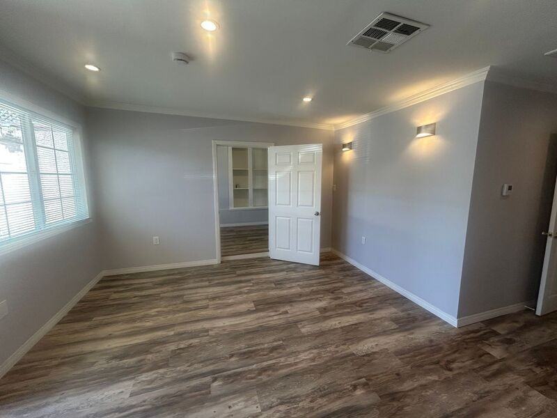 2823 Hyperion Ave #B - Photo 4 of 17