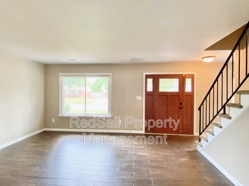 428 Fort Worth St - Photo 4 of 28