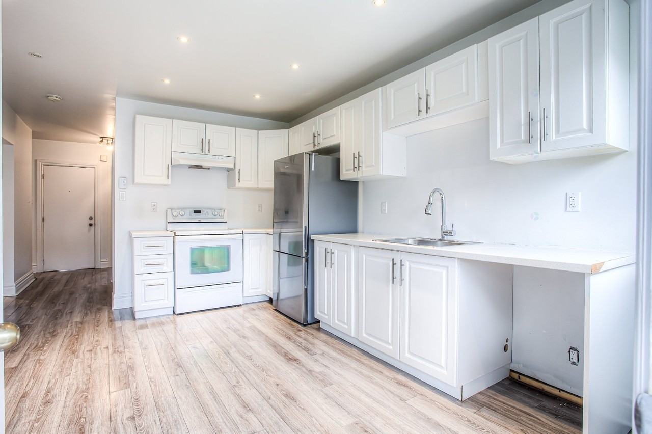 981 Avenue Harvard - Photo 7 of 15
