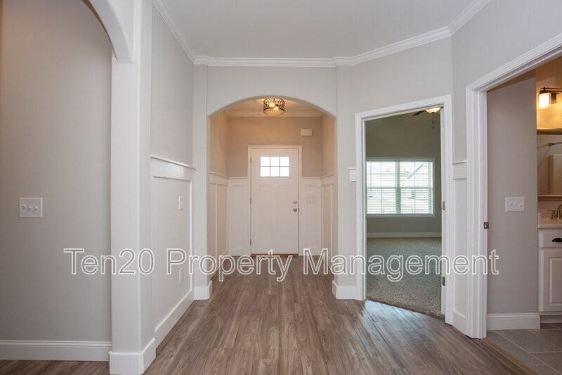 9827 Yellow Pine Rd - Photo 2 of 28