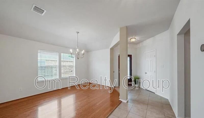 2507 Rustic Trail Ln - Photo 2 of 12
