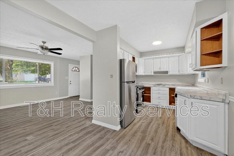 5527 S Kealing Ave - Photo 7 of 24
