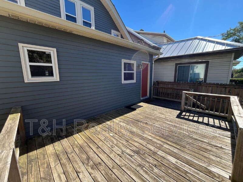 932 E Morris St - Photo 5 of 24