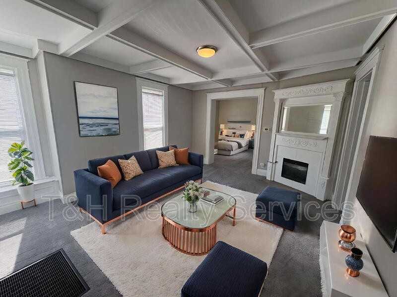 413 W Franklin St #1 - Photo 4 of 25