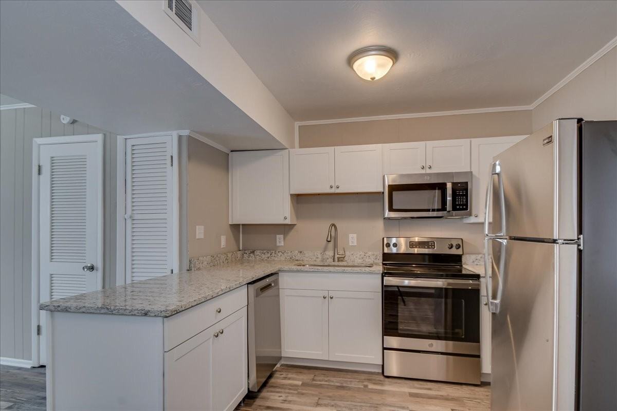 Windsor Heights Townhomes - Photo 7 of 20