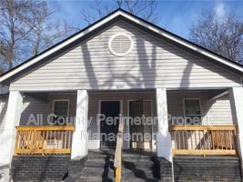 featured image of 925 Troupe St