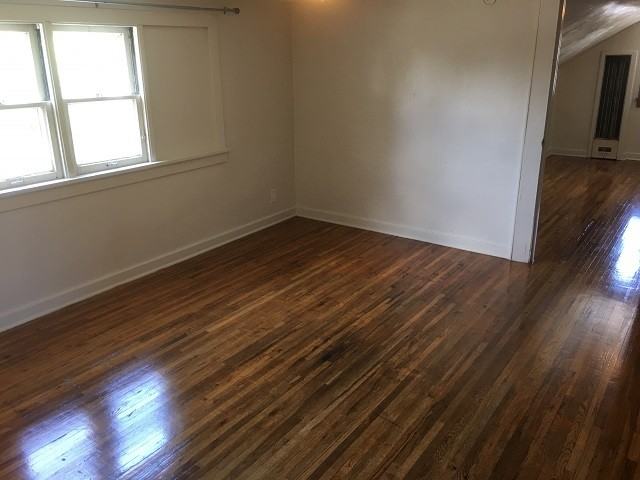 401 2nd Ave SW - Photo 5 of 8
