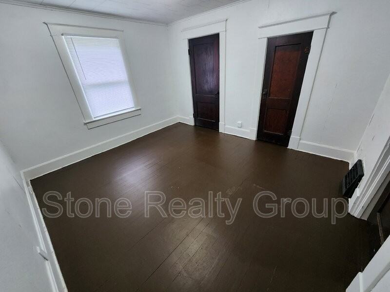 1659 2nd Ave - Photo 5 of 8