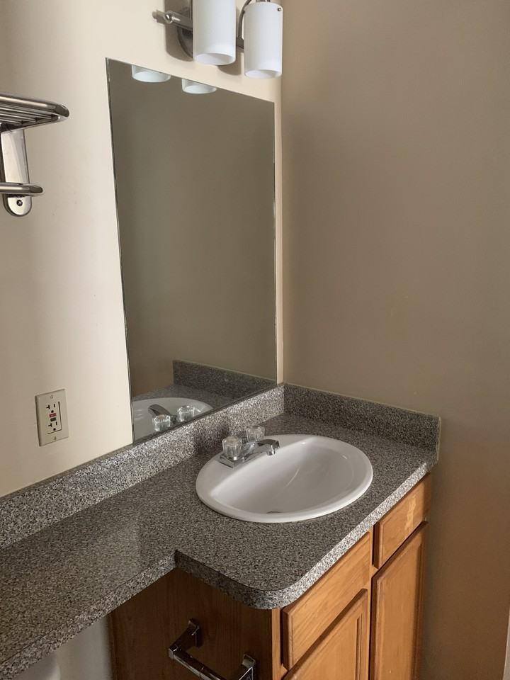 347 S Upper St - Photo 3 of 8