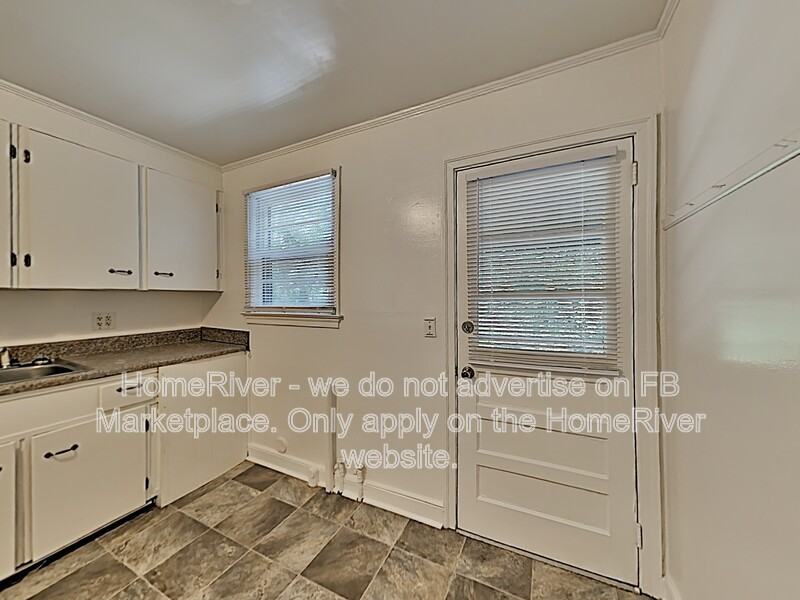 323 N Magnolia St - Photo 5 of 20