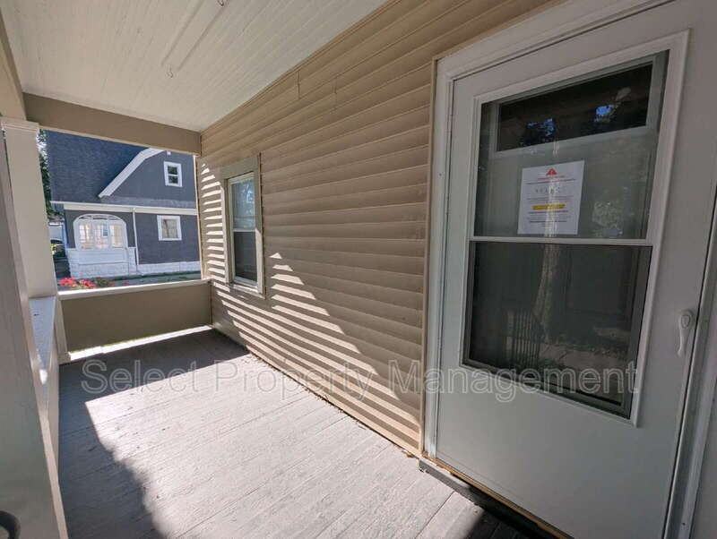 1235 Huestis Ave #B - Photo 2 of 18