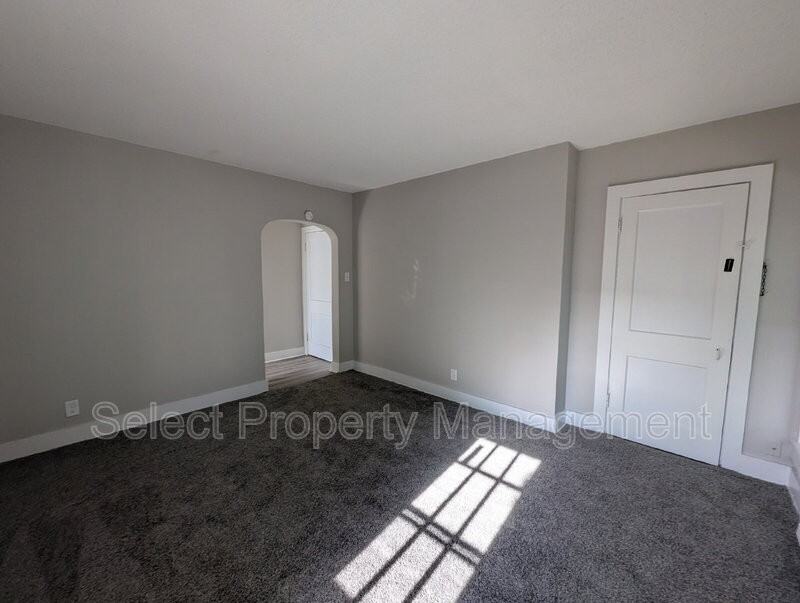 1235 Huestis Ave #B - Photo 6 of 18