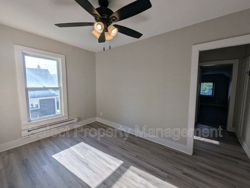 1235 Huestis Ave #B - Photo 7 of 18