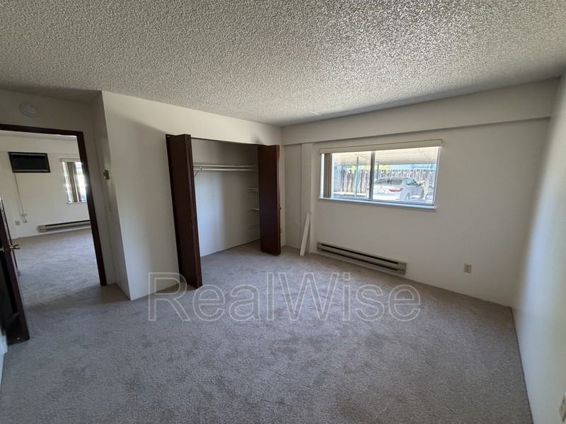 507 Ne D St #8 - Photo 7 of 16