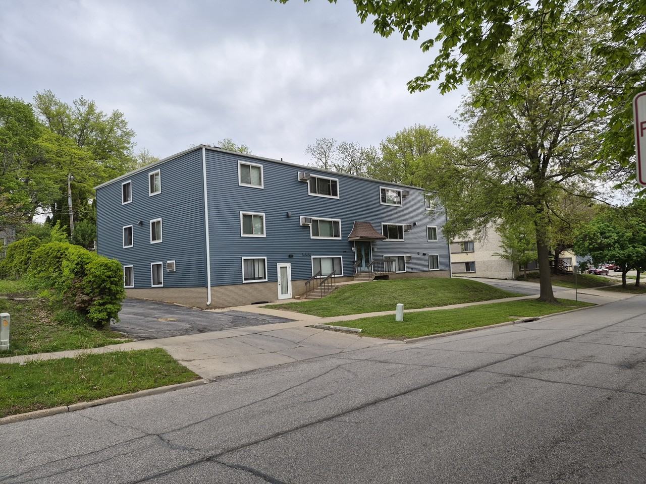 1108 Oakcrest Street - Photo 6 of 6