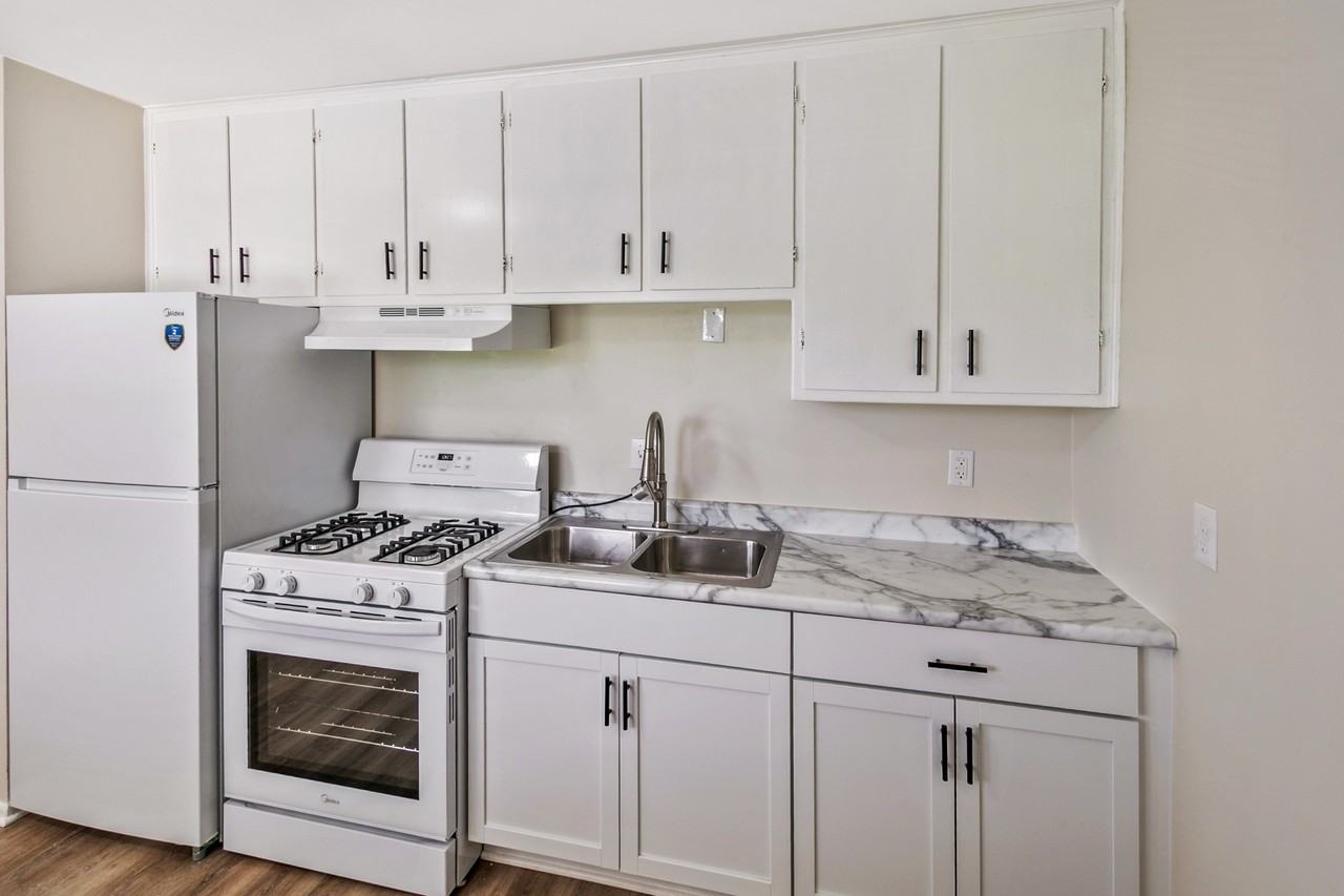 991 Tollview Avenue - Photo 2 of 14