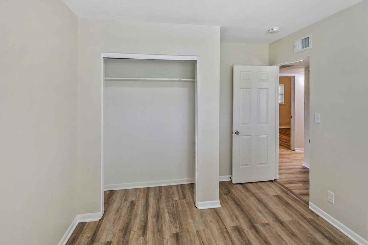 991 Tollview Avenue - Photo 6 of 14