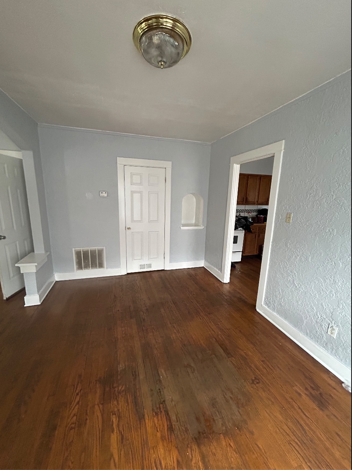 69 Waverly Avenue - Photo 5 of 12