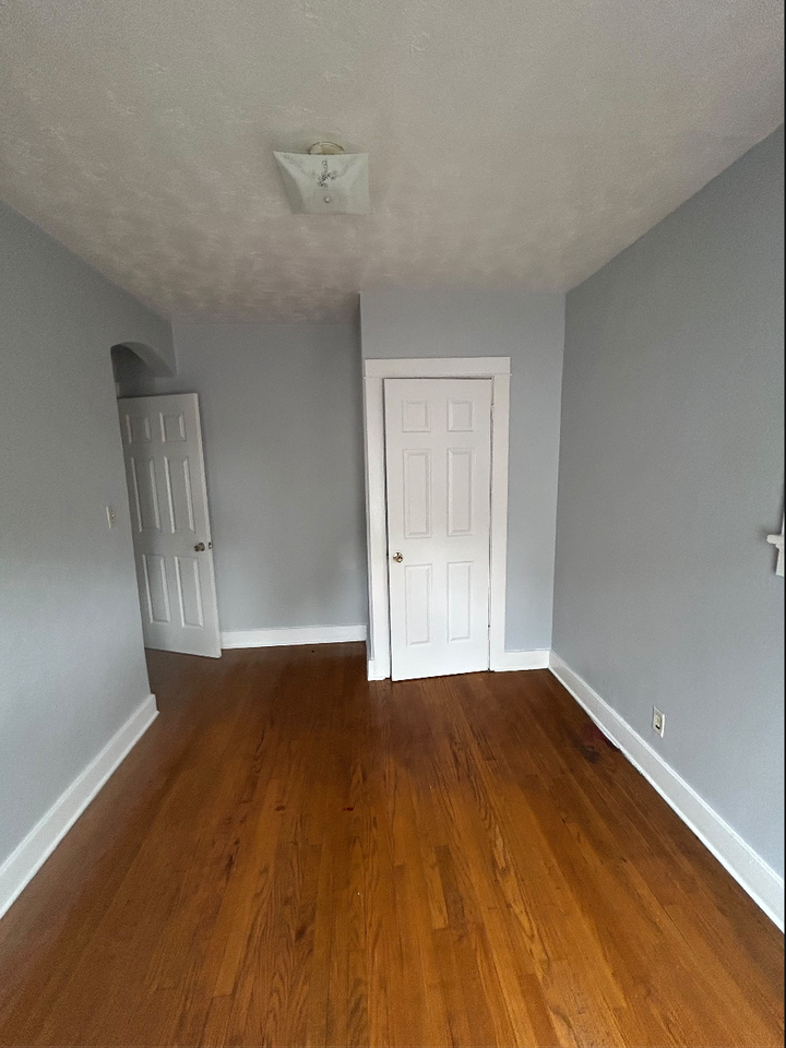 69 Waverly Avenue - Photo 7 of 12