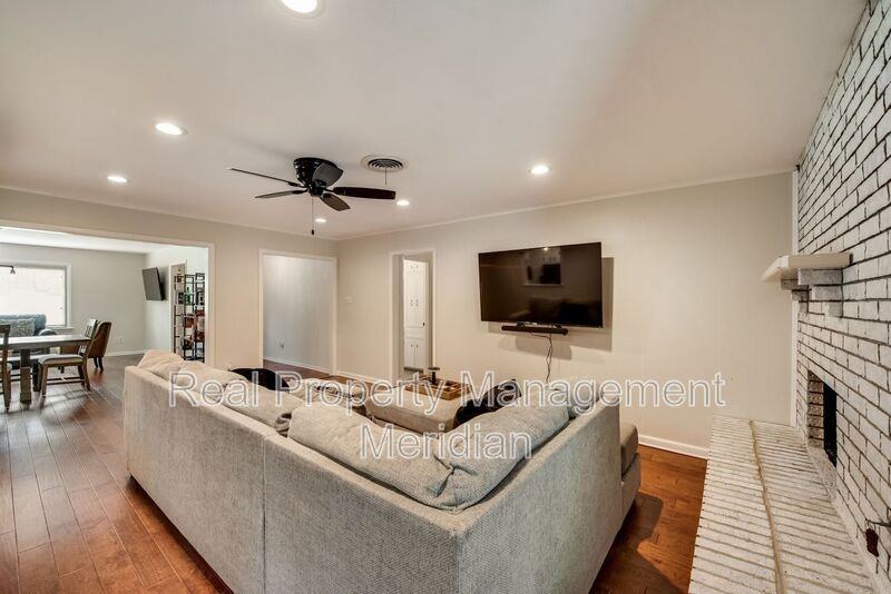 5700 Wessex Ave - Photo 4 of 21