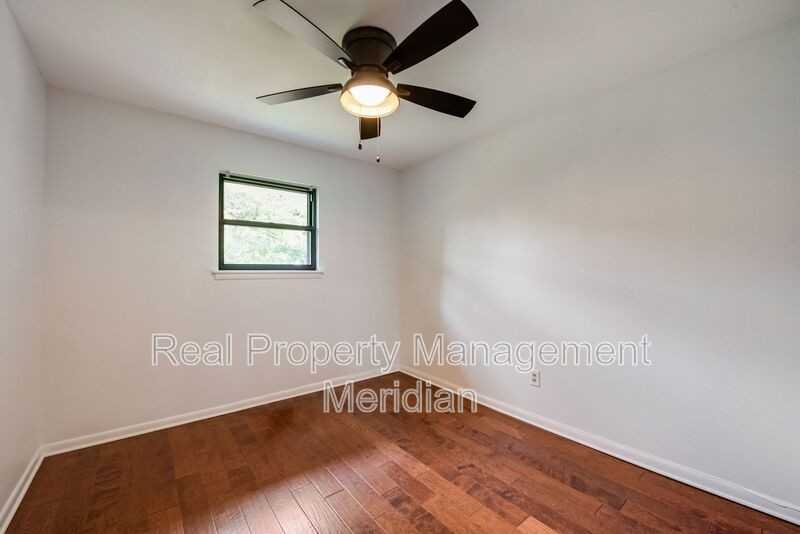 5700 Wessex Ave - Photo 5 of 21