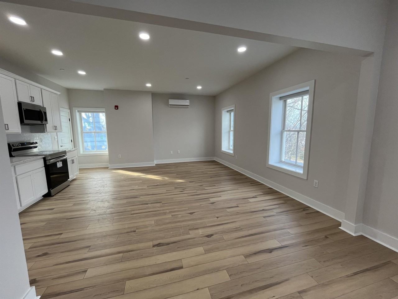 515 East Washington Street - Photo 6 of 9