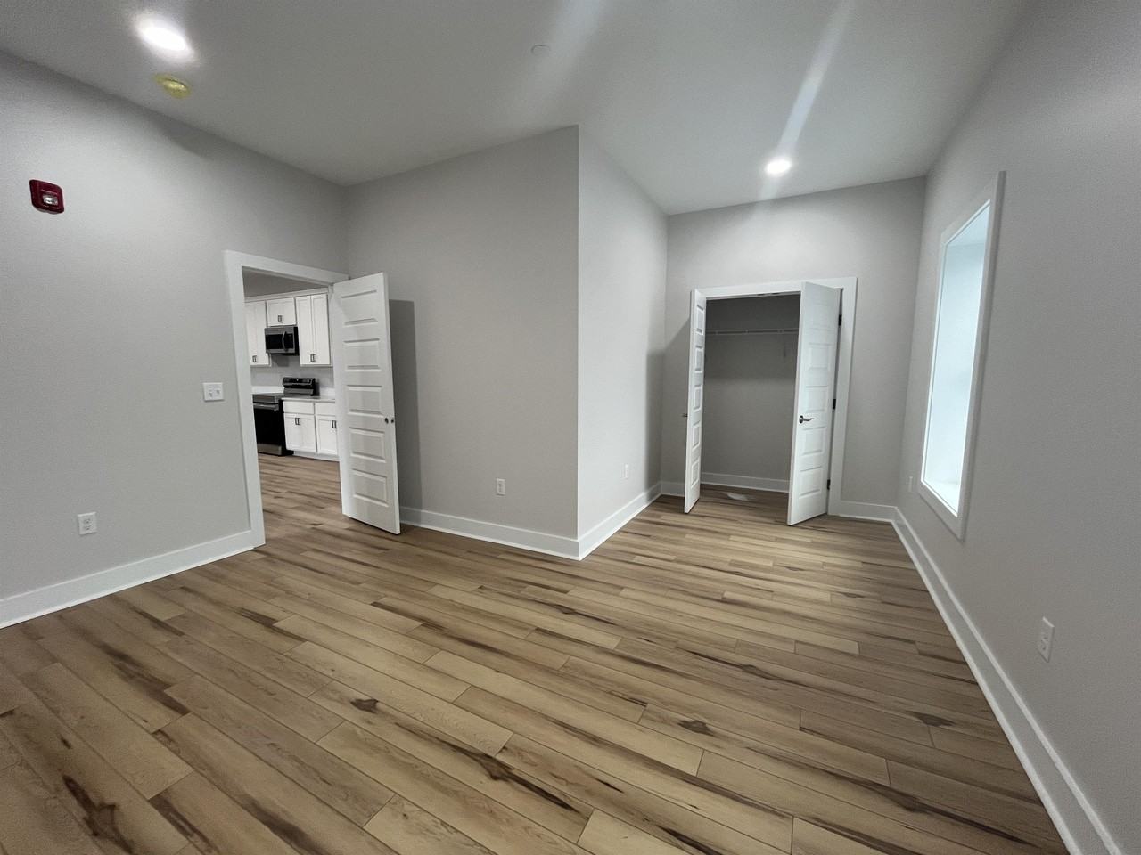 515 East Washington Street - Photo 7 of 9