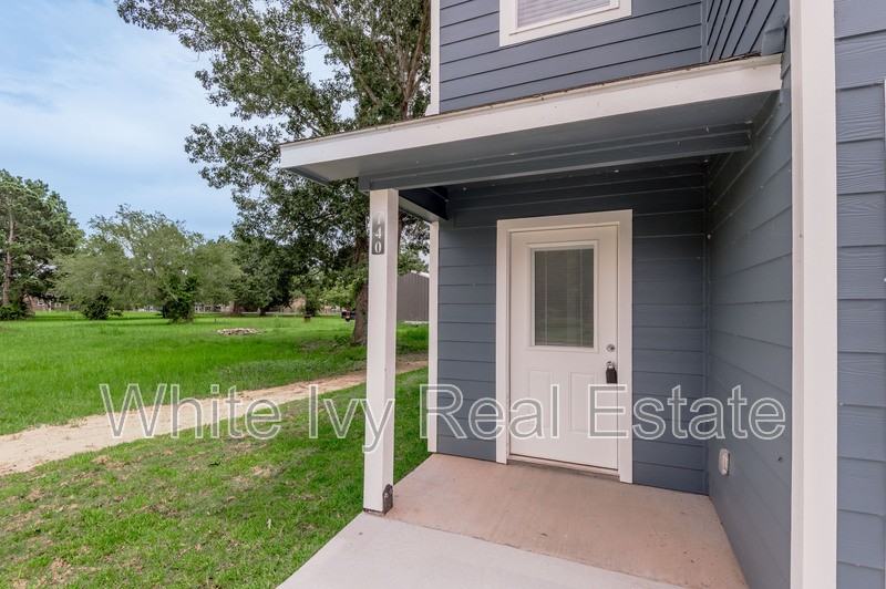140 N Shady Oaks Dr - Photo 3 of 18