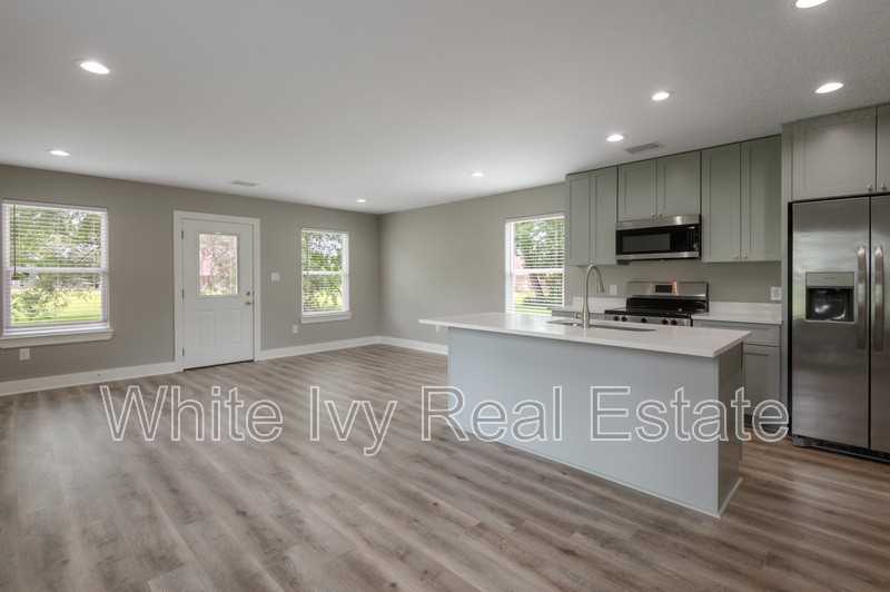 140 N Shady Oaks Dr - Photo 5 of 18