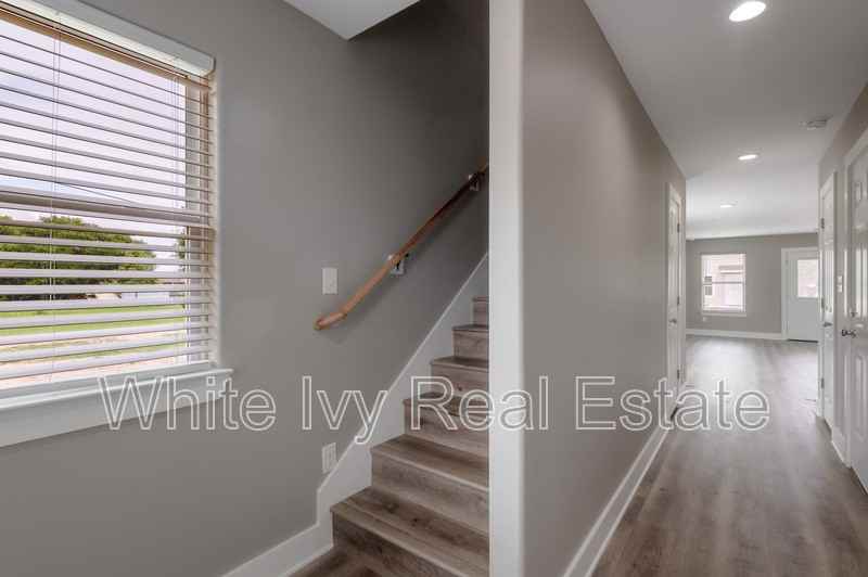 250 N Shady Oaks Dr - Photo 4 of 27