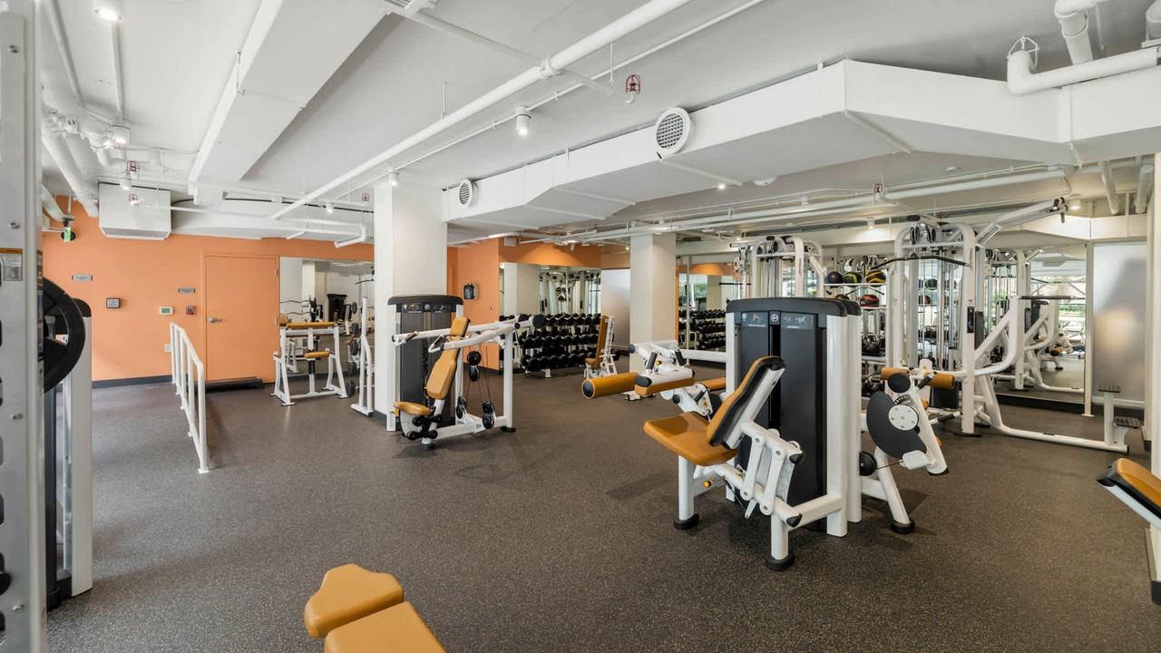 The Flats at Dupont Circle - Photo 6 of 43