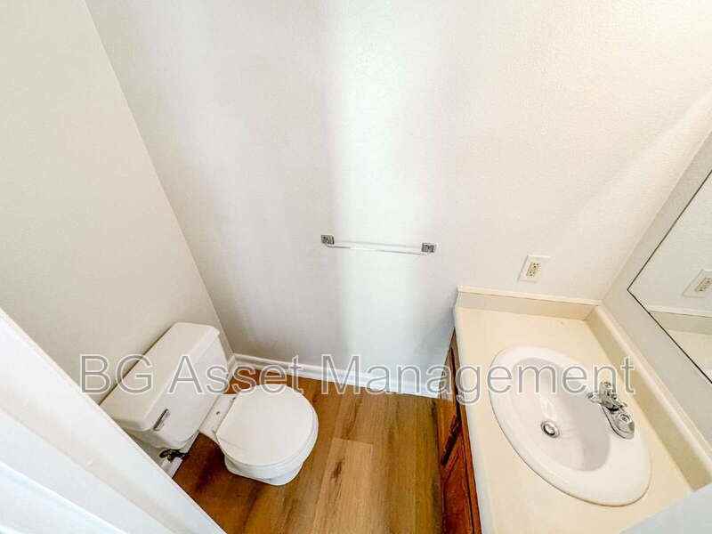 810 3rd St - Photo 6 of 18