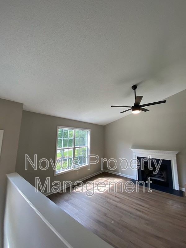 51 Connie Dr - Photo 4 of 32