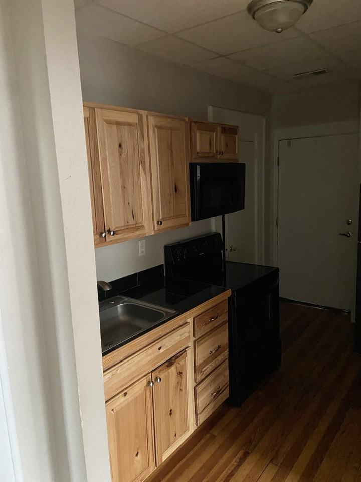 220 East Main Street - Photo 5 of 15