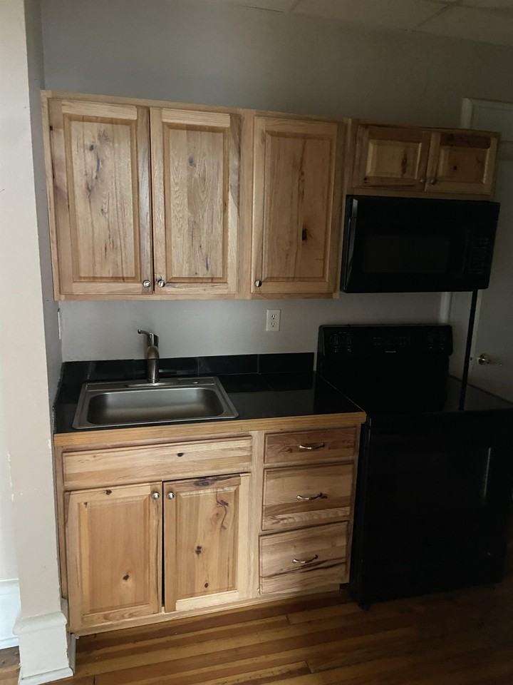 220 East Main Street - Photo 6 of 15