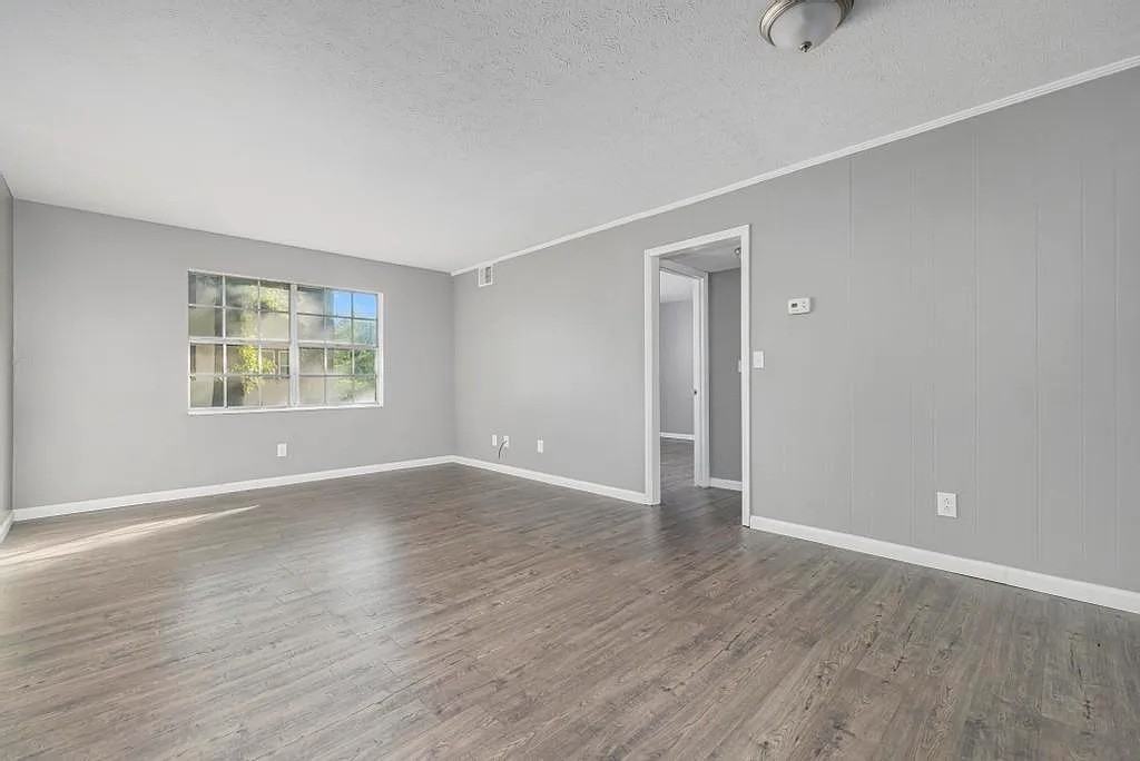 (NEW) 1429 Stratford Road - Photo 2 of 10