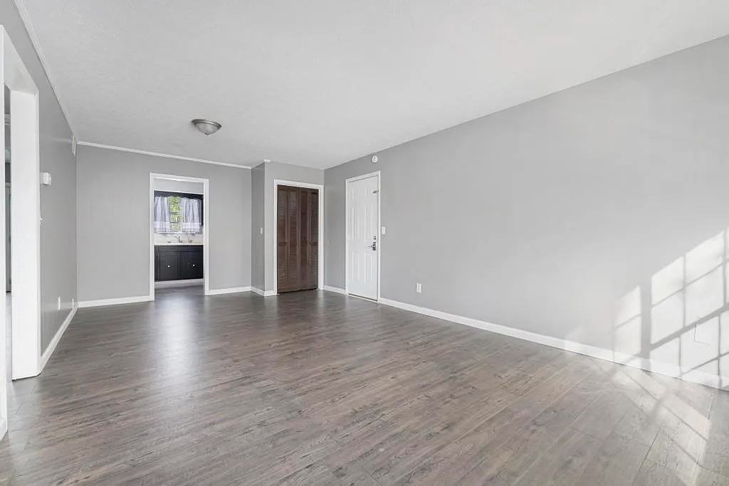 (NEW) 1429 Stratford Road - Photo 3 of 10