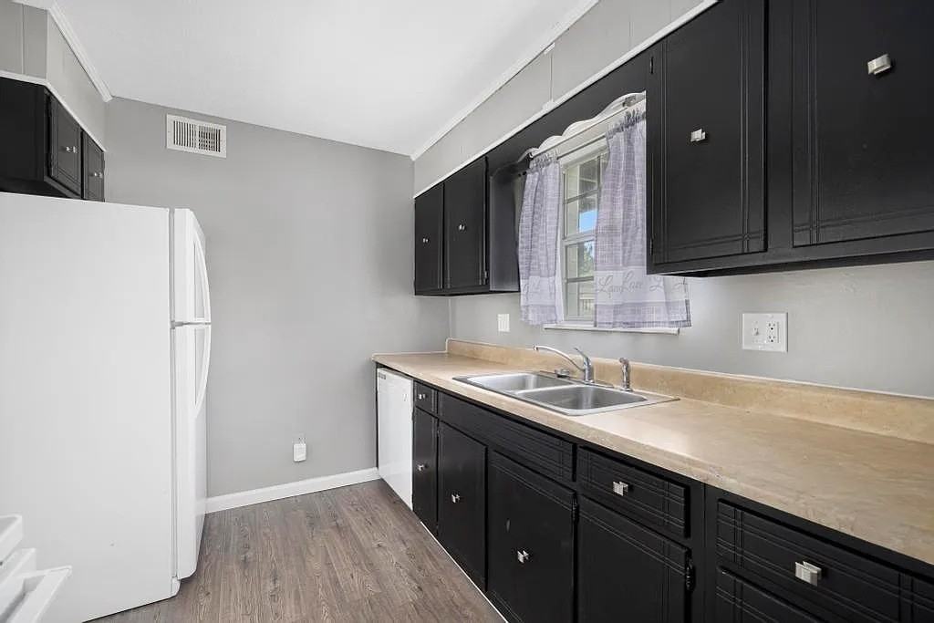 (NEW) 1429 Stratford Road - Photo 4 of 10