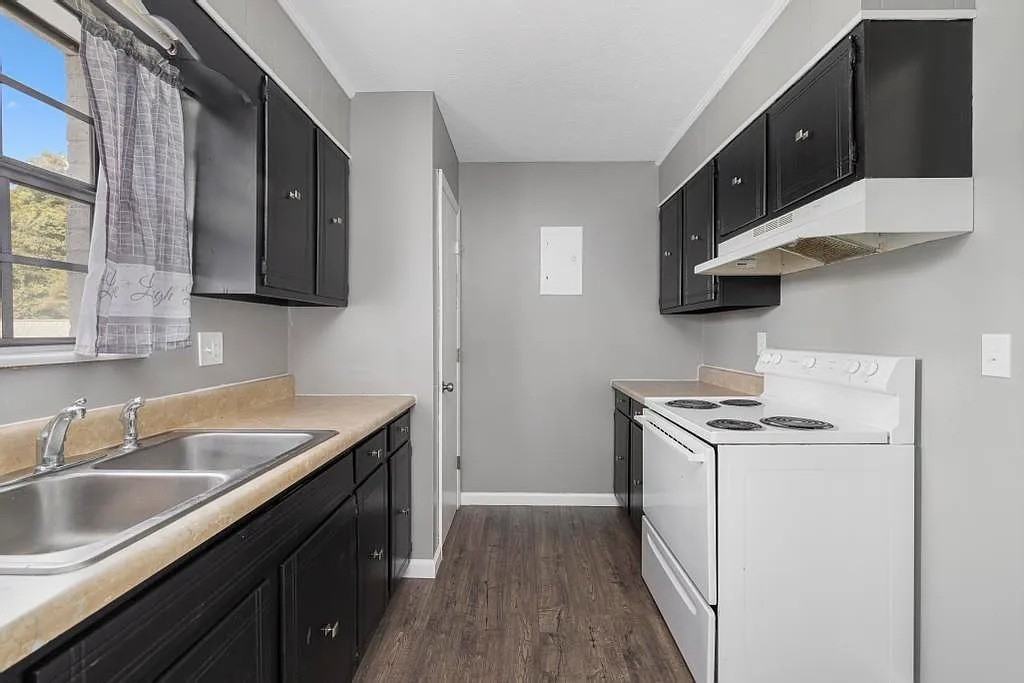 (NEW) 1429 Stratford Road - Photo 5 of 10