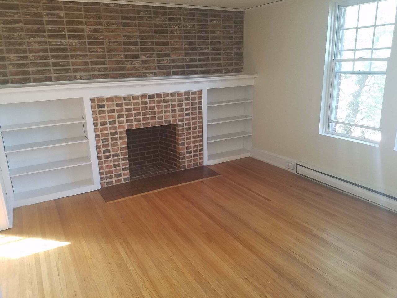 802 East Howard Street - Photo 4 of 17