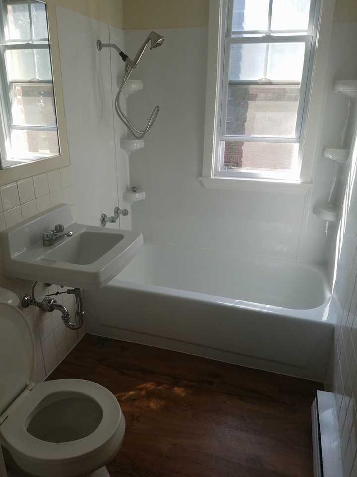 802 East Howard Street - Photo 6 of 17