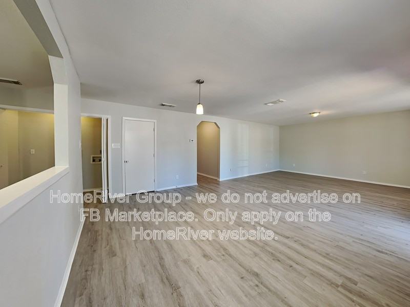 420 Sligo St - Photo 4 of 28