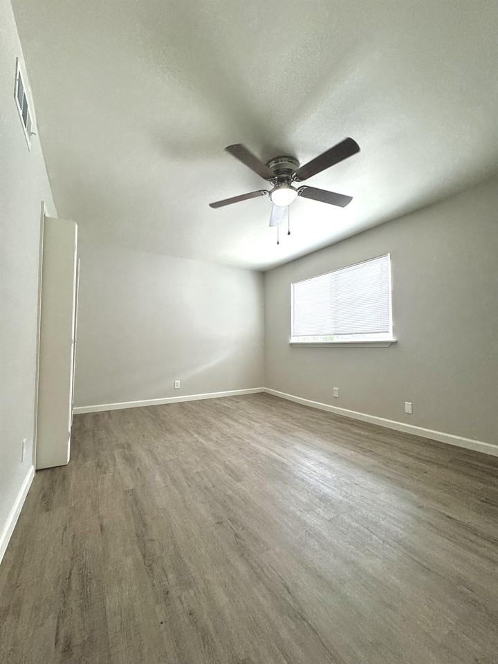 3500 Mockingbird - Photo 4 of 13