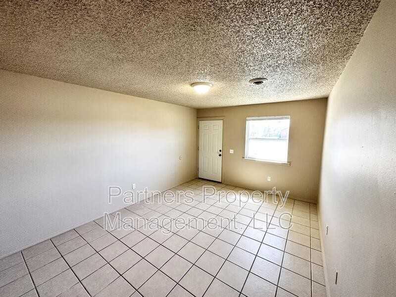 97 Pine Ave - Photo 2 of 16
